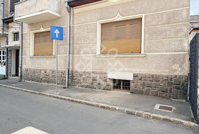 Casa de vanzare ultracentral in Oradea, strada Postavarului - 20