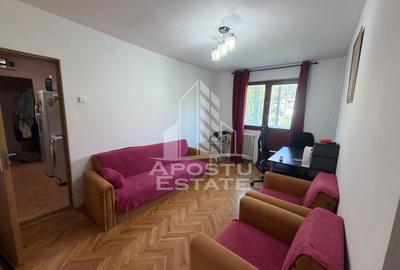 Apartament cu 3 camere semidecomandat în Dacia