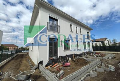 Duplex cu 4 camere în Dumbrăvița