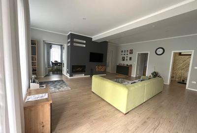 Casă complet renovată | Ultracentral | 4 camere | Teren 829 mp | Aiud - 1