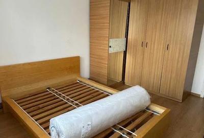 Apartament cu 2 camere semidecomandat, mobilat în Pajura