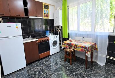 Garsonieră decomandată, mobilată în Industrială