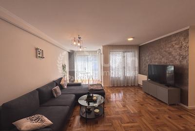 Apartament cu 2 camere semidecomandat, mobilat în Bună Ziua