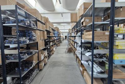 De vanzare hala productie/ depozitare + birouri - 1700 mp - 18