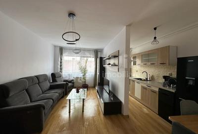 Apartament cu 3 camere semidecomandat, mobilat în Semicentral