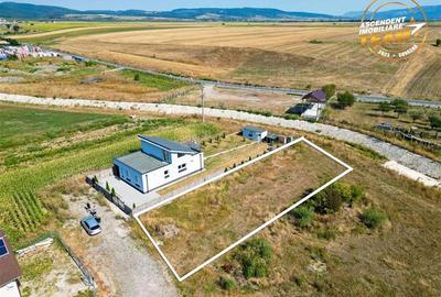Teren Construcții intravilan de 824 mp, în Arcuș