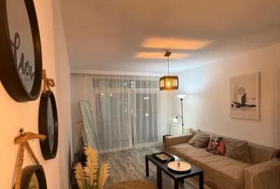 Apartament cu 2 camere decomandat, mobilat în P-ța Victoriei