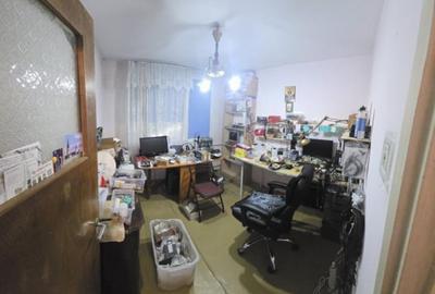 Apartament cu 3 camere semidecomandat în Brâncoveanu
