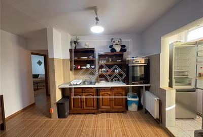 Apartament cu 2 camere, balcon, etaj 2 - Zona Strand - 3