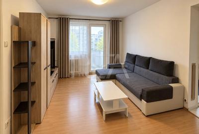 Apartament cu 3 camere semidecomandat, mobilat în Gorjului