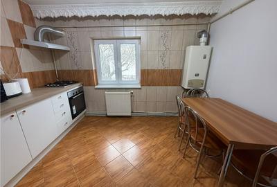 Apartament trei camere - etaj 1 - 83mp - Liceul Pedagogic - 2