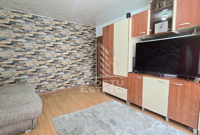 Apartament cu 2 camere nedecomandat, mobilat în Dacia