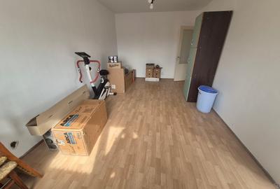 Apartament cu 2 camere decomandat în Galata