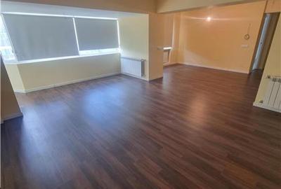 Apartament 5 camere  cu scara interioara tip  penthouse -doua etaje - 1
