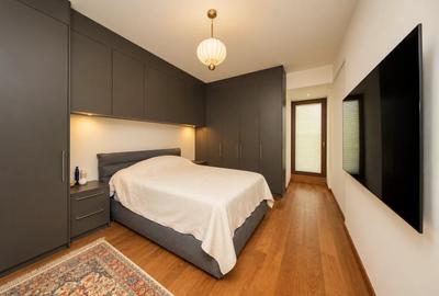 Apartament cu 4 camere decomandat în Romană