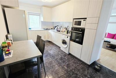 Apartament cu 4 camere decomandat, mobilat în Plopilor