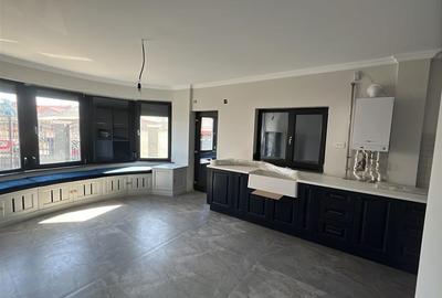 Eleganta la malul lacului- Vila premium cu ponton privat. - 2