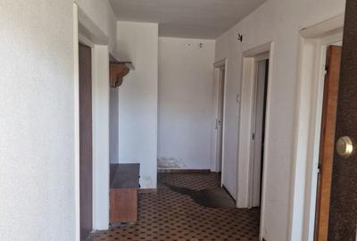 Otopeni-Casa ideala pentru Birouri/Cazere - Locuri de parcare - 11