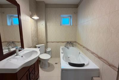 Casă de închiriat în Sărărie – 360 mp, 7 camere și 2 locuri de parcare - 16