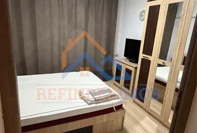 Apartament cu 3 camere semidecomandat, mobilat în Central
