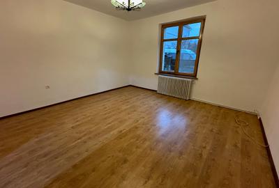 Casa 2 camere singur in curte - teren 900 mp - Sibiu - str. Nicolae Iorga - 3