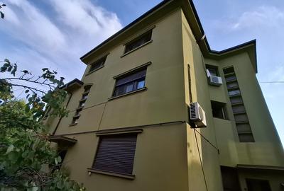 Mansarda in vila P+1E+M, proaspat zugravit, mobilier nou, caldura si apa incluse - 15