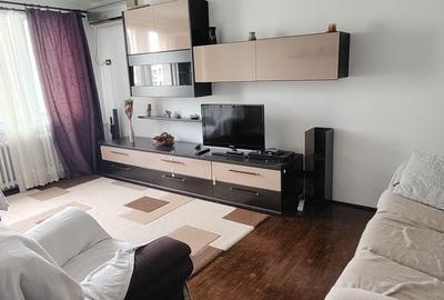 Apartament cu 3 camere decomandat, mobilat în Nicolae Grigorescu