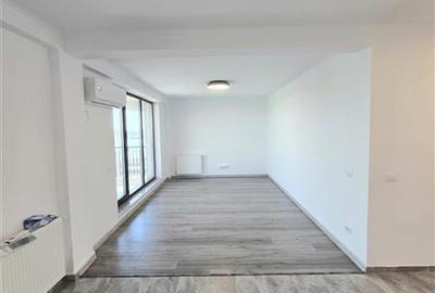 Apartament cu 3 camere semidecomandat în Exterior Nord