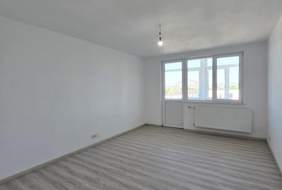 Apartament cu 2 camere decomandat în Cornișa