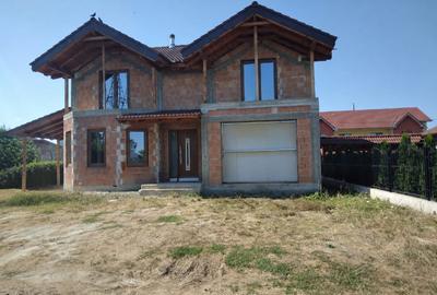 Casă individuală cu 3 camere în Micești