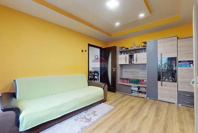 Apartament cu 3 camere semidecomandat, mobilat în Florilor