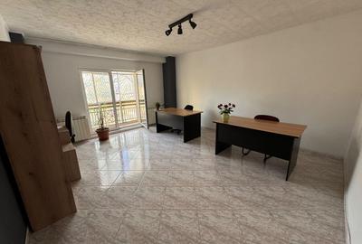 Apartament cu 2 camere decomandat în P-ța Alba Iulia