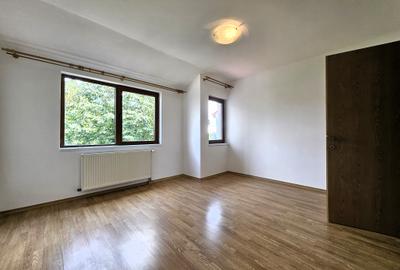 Apartament 4 camere / vila / Giulesti / Intr. Pinului / curte 54 mp / comision 0 - 4