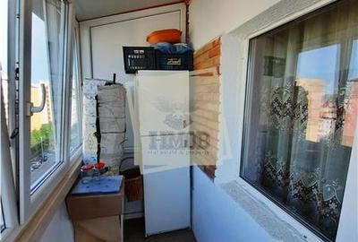 Apartament cu 4 camere 2 bai balcon si pivnita de vanzare pe Mihai Viteazu din S - 12