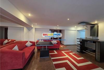 Apartament cu 3 camere semidecomandat, mobilat în Drumul Taberei