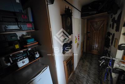 Garsonieră de VÂNZARE etaj 3 - 5
