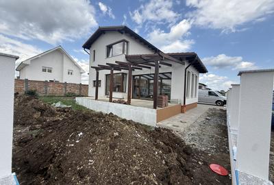 Casă individuală modernă în Dezmir, zonă exclusiv de case noi - 9