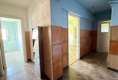 Apartament 4 camere Etaj IV, MV1, Zona Ludy - Str. Regele Ferdinand I - Carei - 8