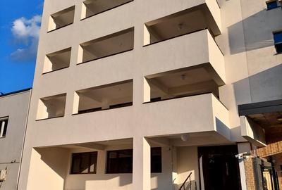 Dorobanti ,bloc 2026,apartament ,etaj 3,135 mp,nemobilat,luxos,1900 euro - 3