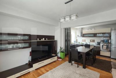 Apartament cu 3 camere decomandat, mobilat în Nufărul