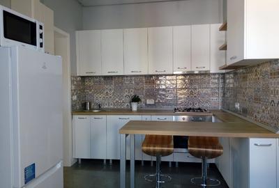 Apartament cu 2 camere semidecomandat, mobilat în Ultracentral