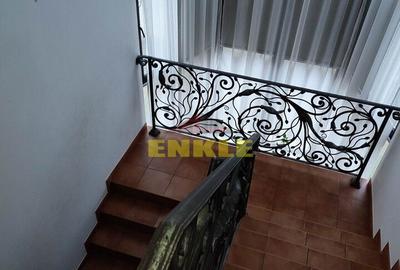Vila 5 camere , zona Petru Rares -demisol+parter+etaj , pret negociabil ! - 3