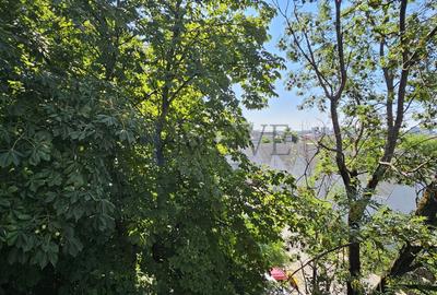 Apartament de 4 camere decomandate - Aleea Costinesti - 25