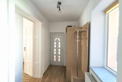 De închiriat: vilă renovată, Mihai Eminescu. 1 000 E/lună. Comision 0 - 8