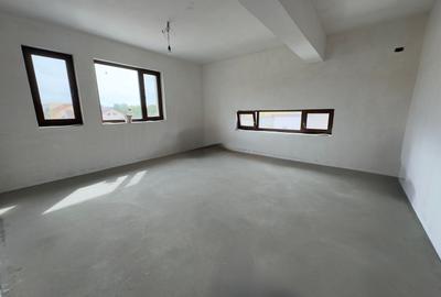 Apartament cu 3 camere decomandat în Dacia