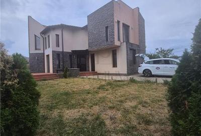 Casă individuală cu 5 camere în Moșnița Nouă