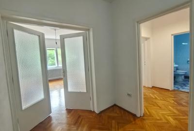 Apartament cu 3 camere decomandat în Iosefin