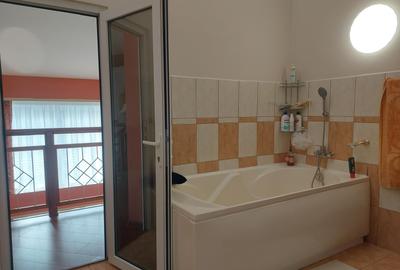 Vila cu 9 camere in zona Spitalului Judetean - str.Gh.Doja - 6