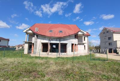 Vilă la roșu, tencuită, 5 camere, 240 mp util, Sânmartin, teren 726 mp - 16