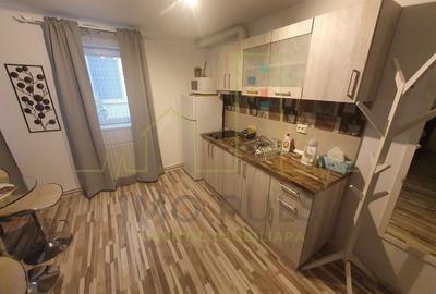 Casa + 5 apartamente + spatiu de inchiriat + parcari. Pretabil locuit + afacere - 12